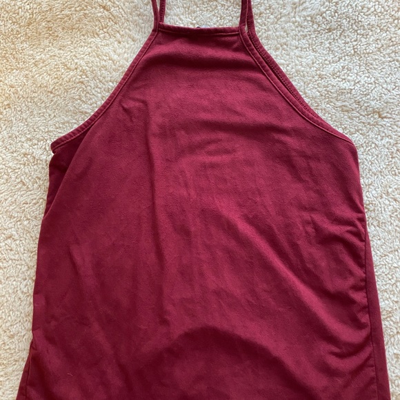 ⚡️FREE a with a purchase of $25 or more⚡️
Charlotte Russe- Halter Crop Top - Picture 4 of 4